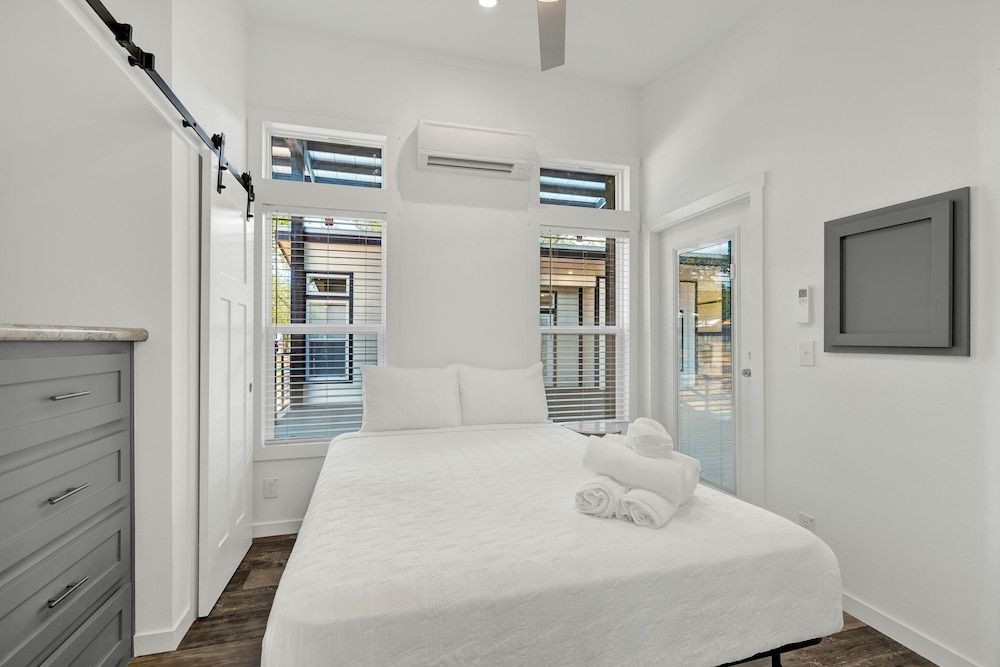 House, 1 Queen Bed, Patio