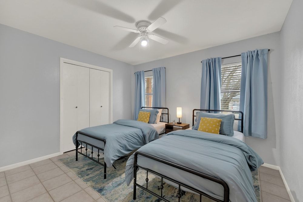 House, Multiple Beds, Hot Tub