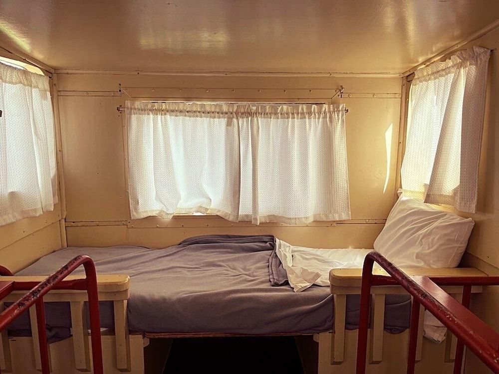 Iron Horse Inn Bed & Breakfast The Milwaukee Caboose 2