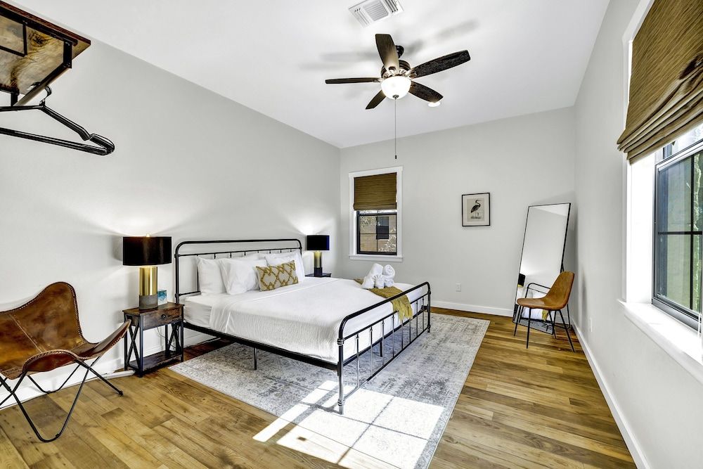 House, Multiple Beds, Hot Tub