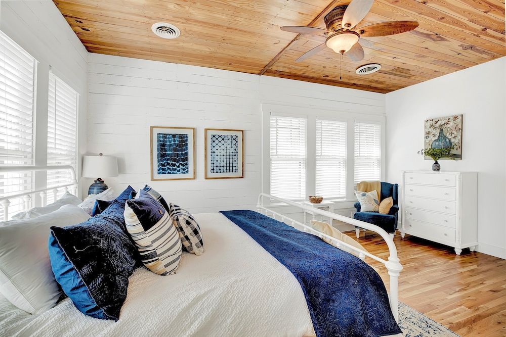 House, Multiple Beds, Hot Tub