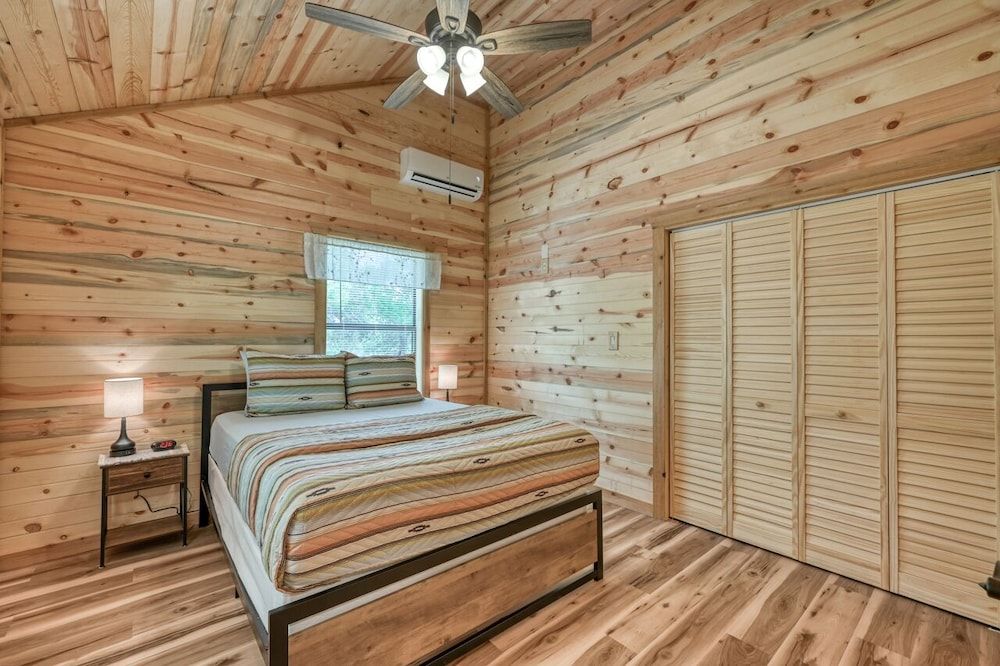 Cabin, Multiple Beds, Hot Tub