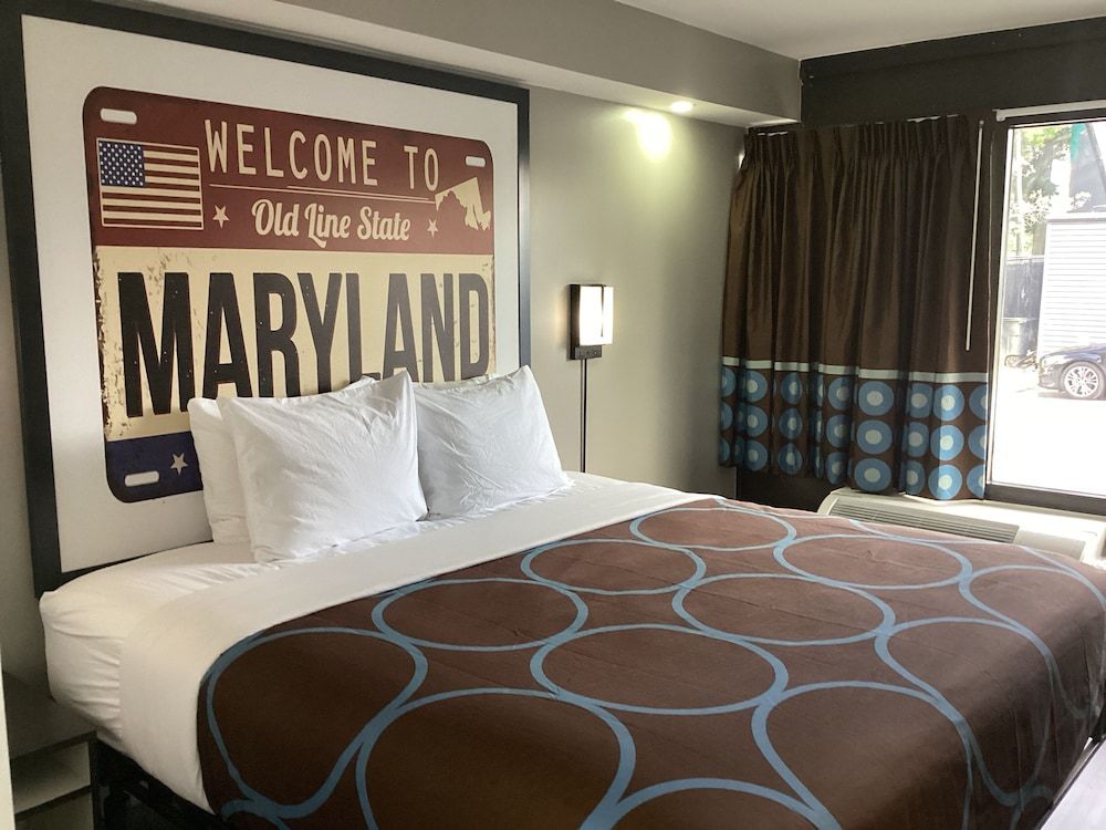 Room, 1 King Bed, Accessible, Non Smoking (Mobility/Hearing, Tub w/Grab bars)