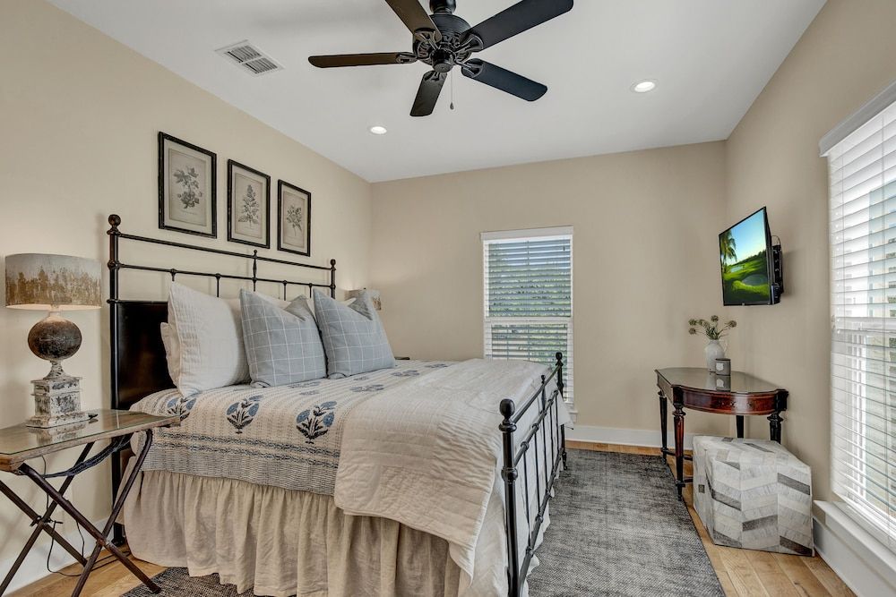 House, Multiple Beds, Pool Access, Mountain View