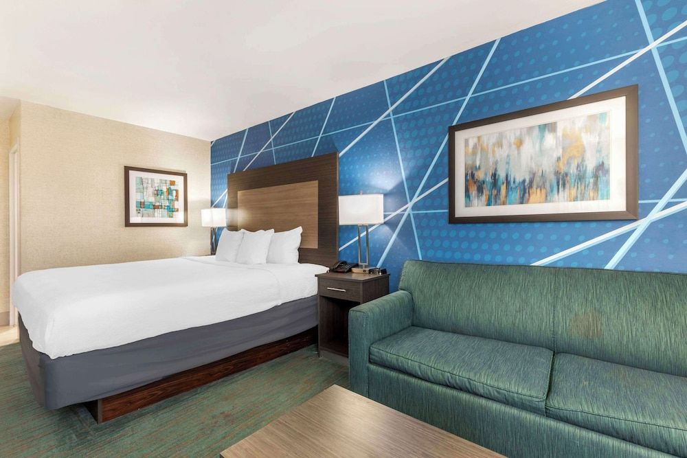 Comfort Inn Dallas North Love Field Airport