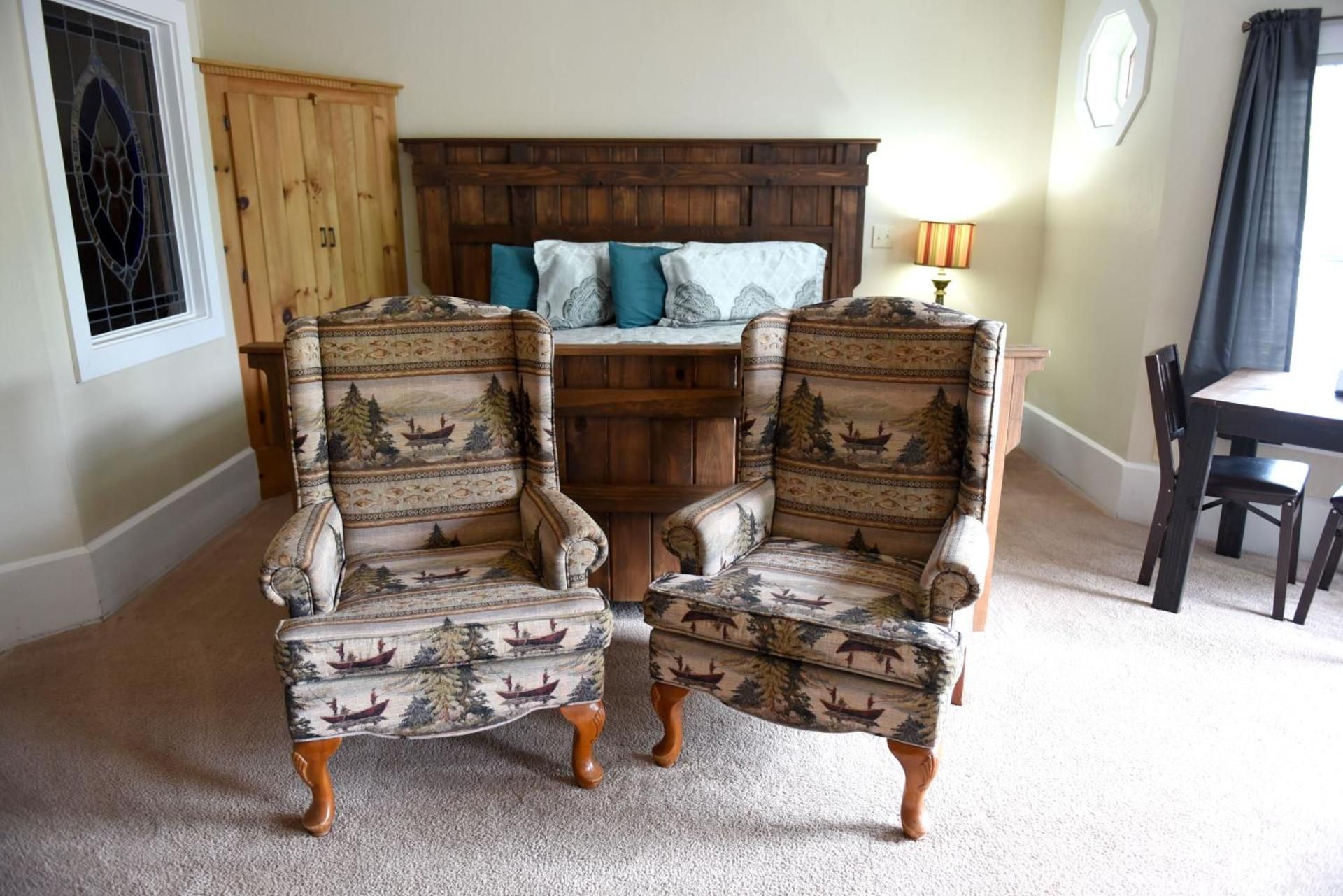 Heidi Motel King Suite with Hot Tub and Mountain View