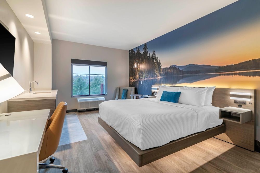 Suite, 1 King Bed, Non Smoking