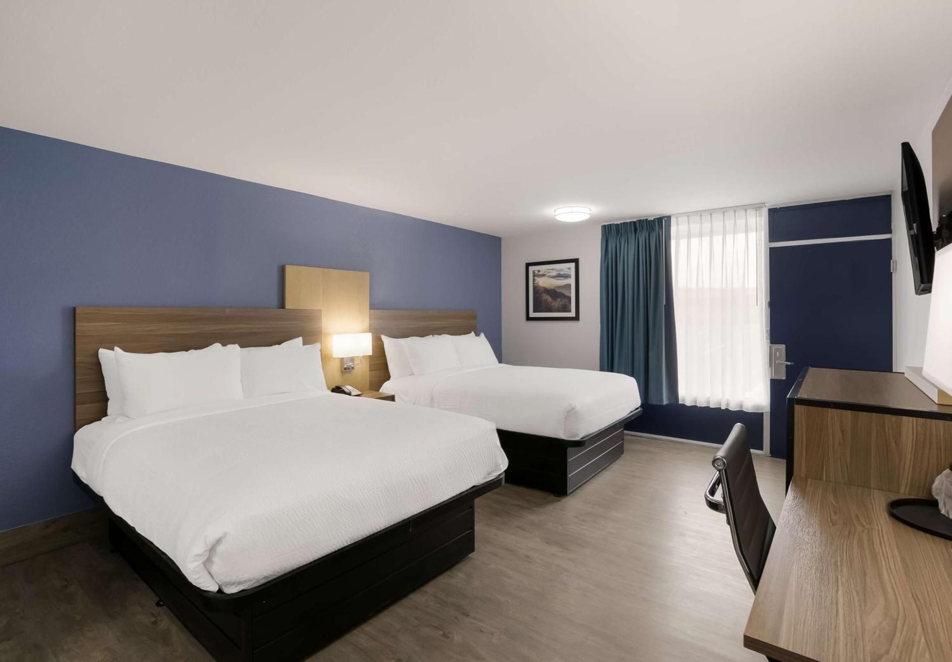 2 Queen Beds, Nonsmoking, Walk-in Shower