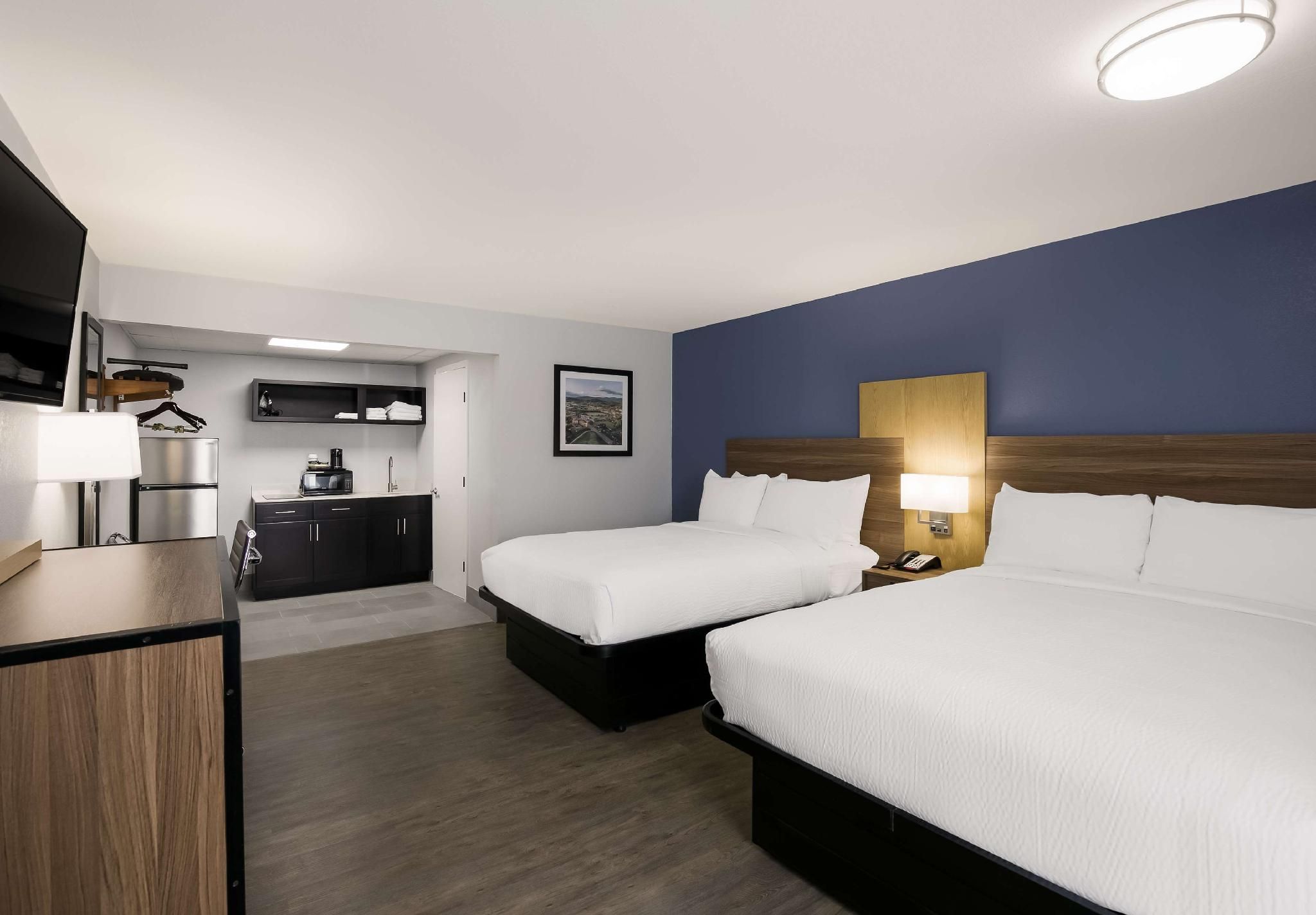 2 Queen Beds, Non-smoking, Pet Friendly Room, Kitchenette, Work Desk, Microwave And Refrigerator, Wa