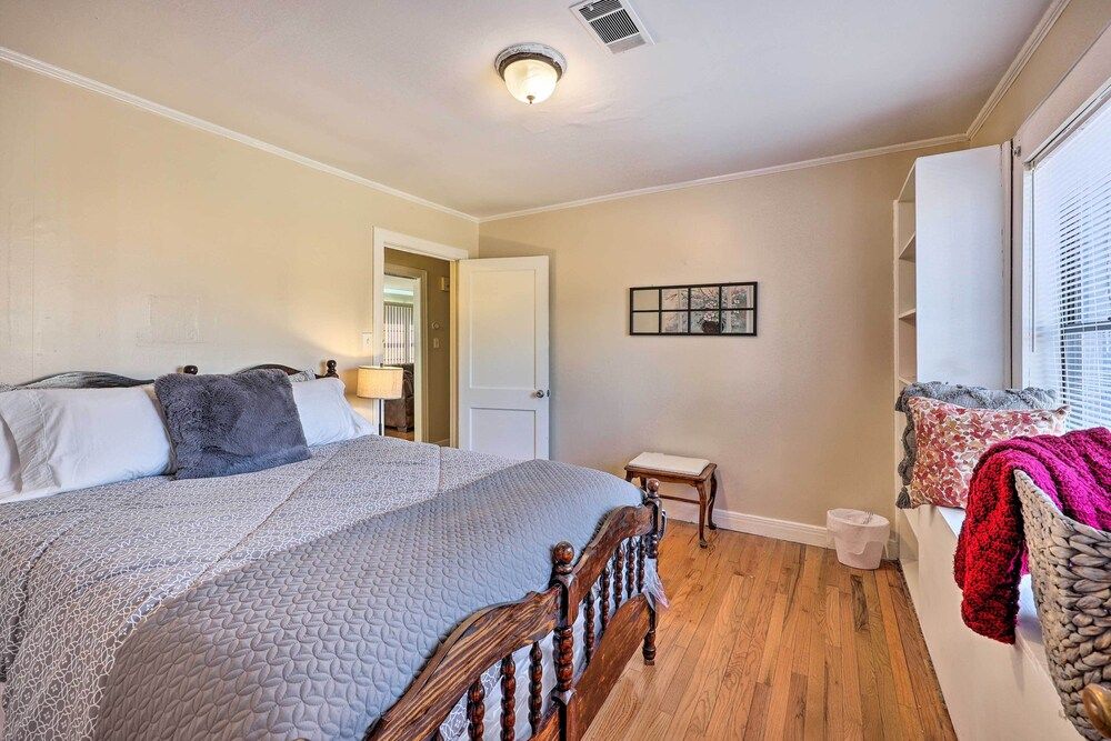 Pine Bluff Deluxe House, 5 Bedrooms, Non Smoking 6