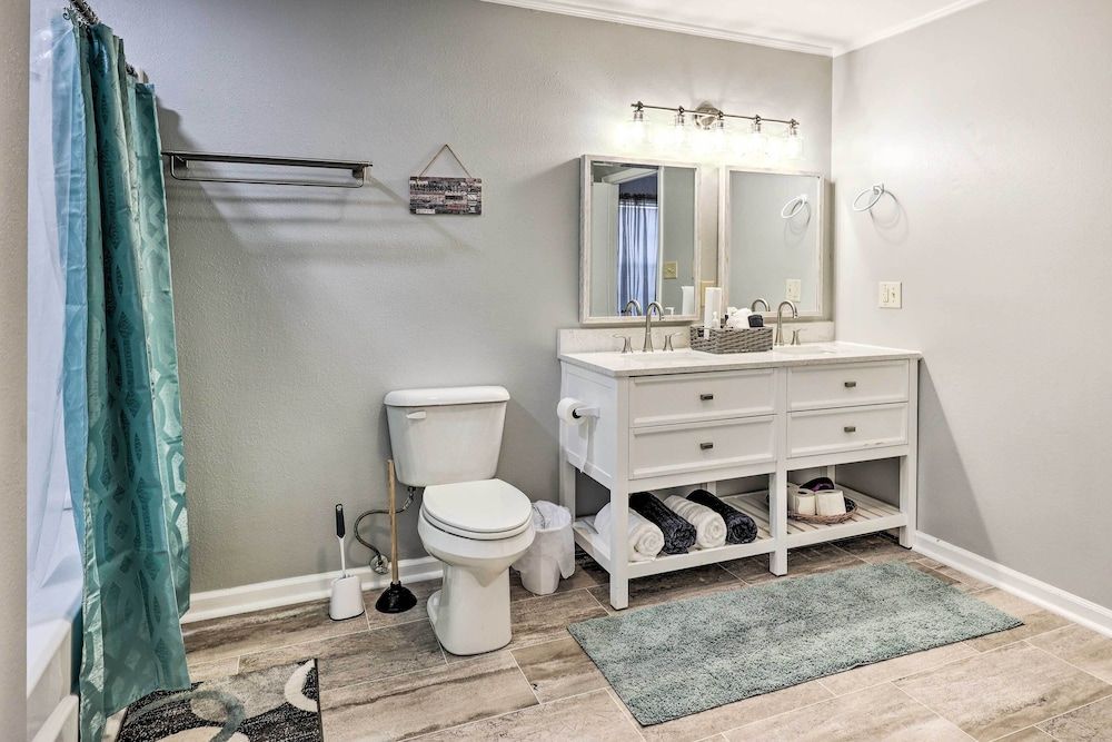 Pine Bluff Deluxe House, 5 Bedrooms, Non Smoking 9