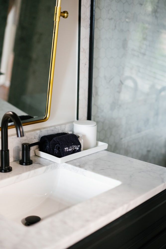 VICTORIA 1883 The Zelia 5