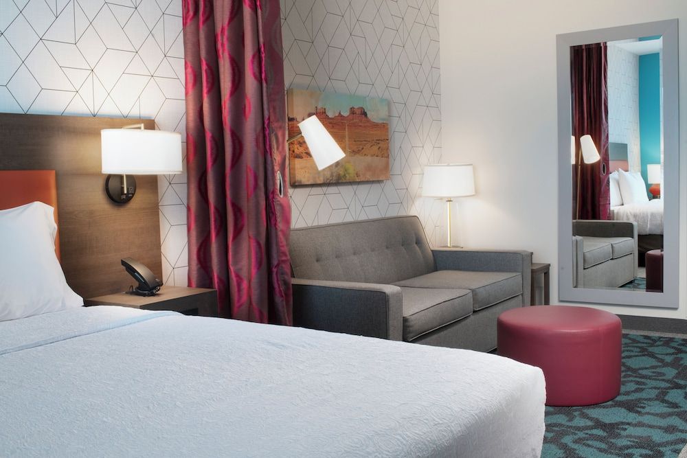 Suite, 1 King Bed, Accessible, Bathtub