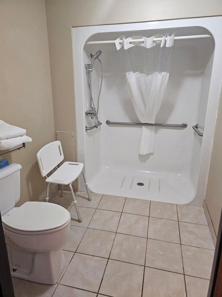 Crookston Inn & Convention Center Basic Suite 2