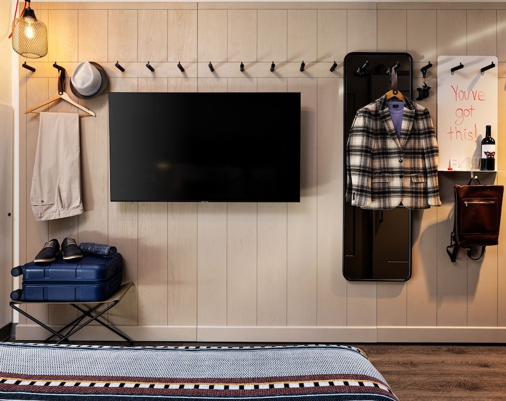 Moxy Omaha Downtown Room, 1 Queen Bed 4