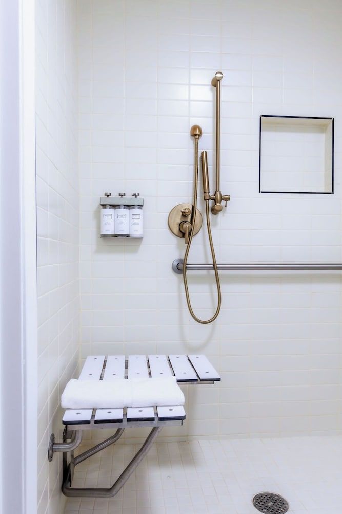 Angoria Hotel Classic Room, 1 King Bed, Accessible 7