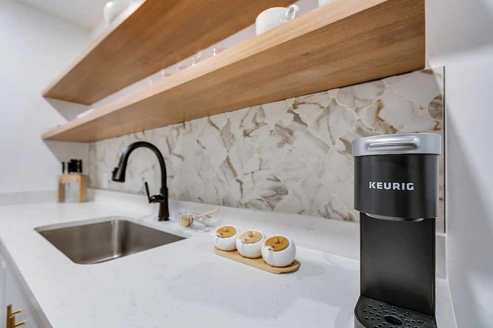 Angoria Hotel Luxury Suite, 1 King Bed, Kitchenette 3