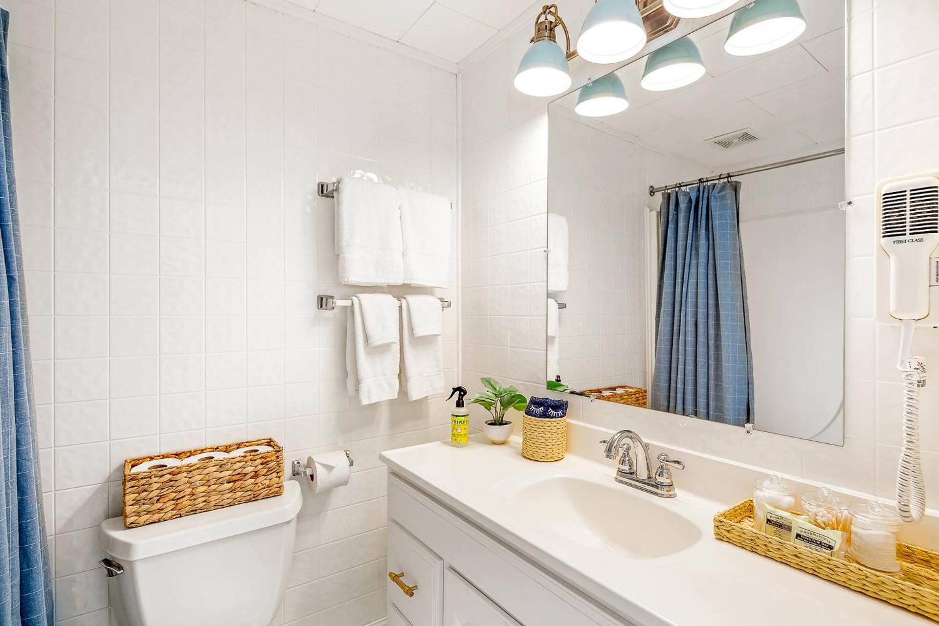 Studio Cottage with King Bed