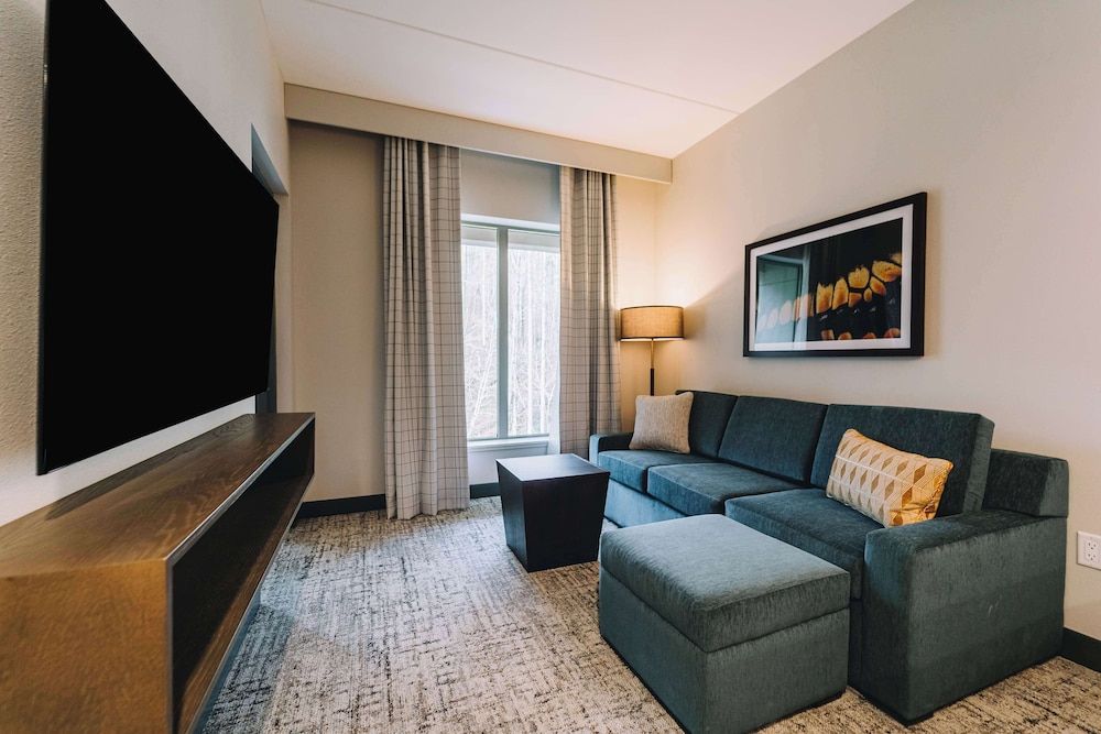 Embassy Suites By Hilton Gatlinburg Resort Suite, 2 Queen Beds, Balcony 10