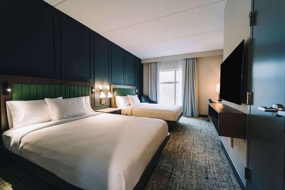 Embassy Suites By Hilton Gatlinburg Resort Suite, 2 Queen Beds, Balcony 3