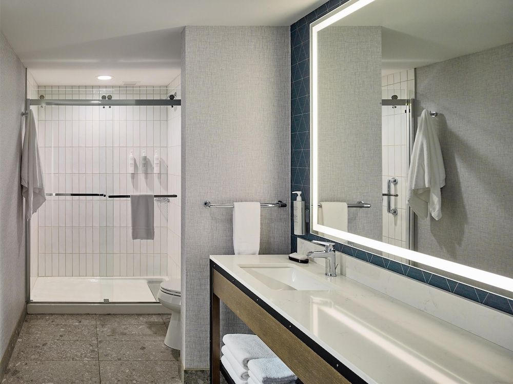 Embassy Suites By Hilton Gatlinburg Resort Suite, 2 Queen Beds, Balcony 6