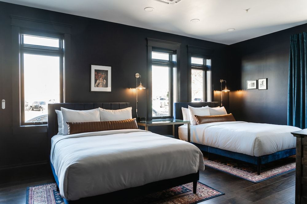 The Hotel Melrose Deluxe Double Room, 2 Queen Beds