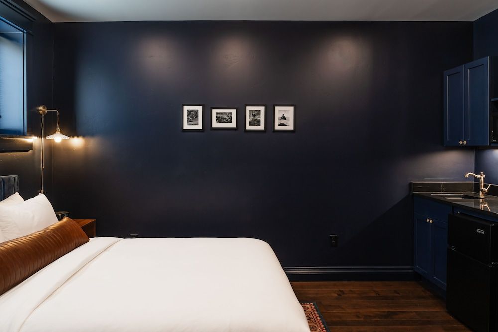 The Hotel Melrose Design Room, 1 Queen Bed