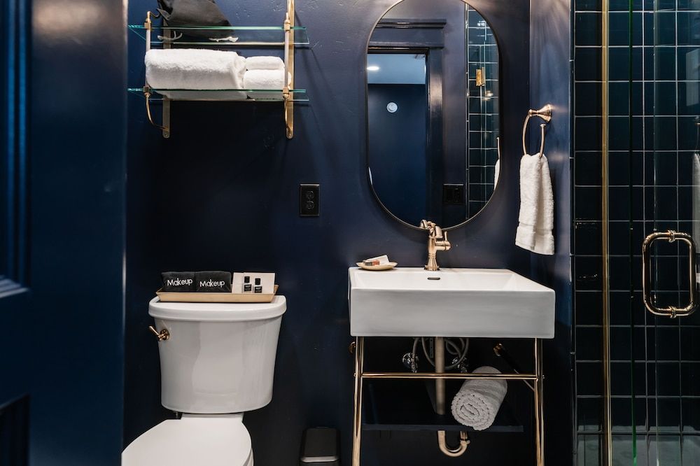 The Hotel Melrose Design Room, 1 Queen Bed 4