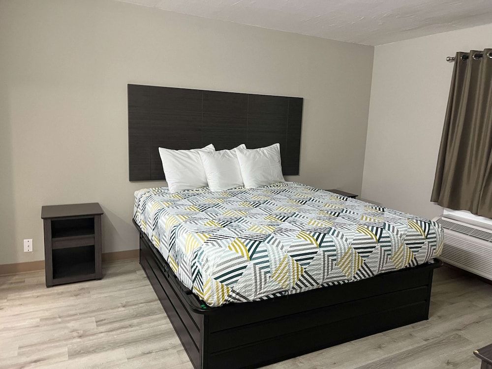 Studio 6 Suites West Memphis, AR - Memphis Standard Room, 1 King Bed, Non Smoking 5