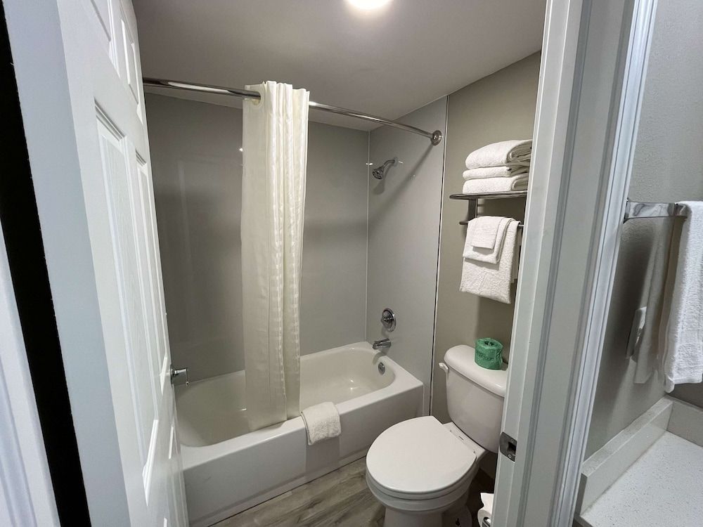 Studio 6 Suites West Memphis, AR - Memphis Deluxe Suite, 2 Queen Beds, Non Smoking, Refrigerator & Microwave 11