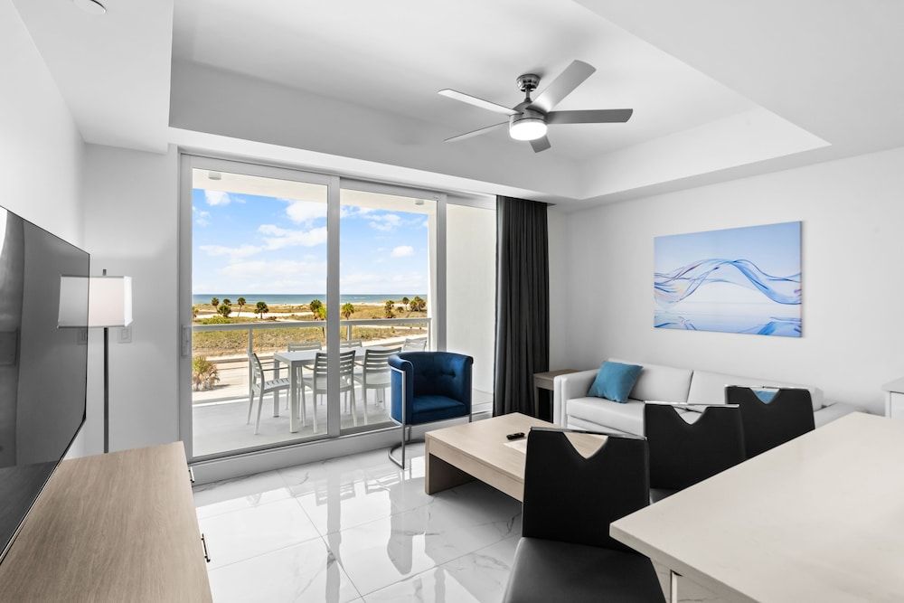 Ocean Club Treasure Island Hotel Classic Suite, 2 Bedrooms, Ocean View 15