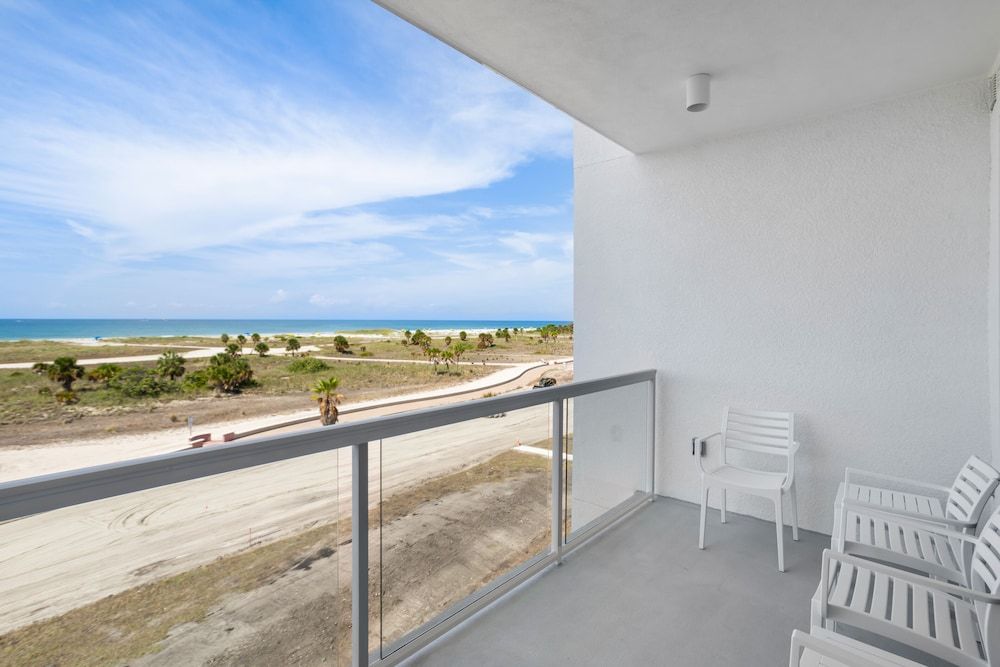 Ocean Club Treasure Island Hotel Classic Suite, 2 Bedrooms, Ocean View 18