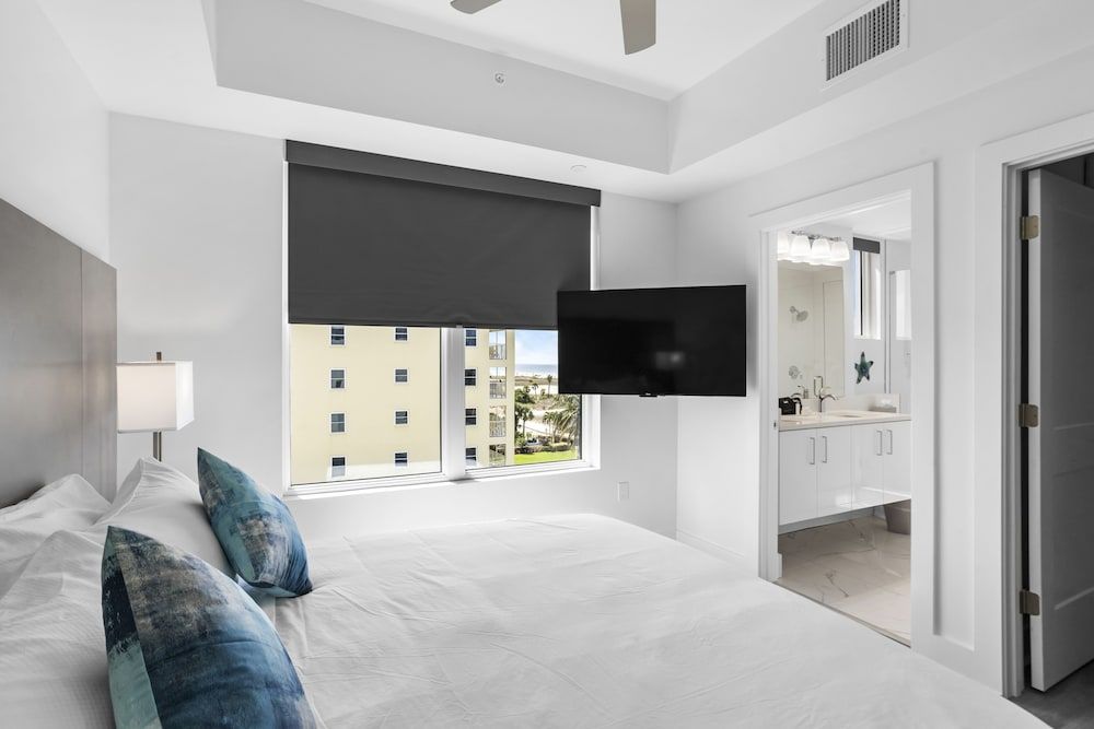 Ocean Club Treasure Island Hotel Junior Suite, 2 Bedrooms, Ocean View 2