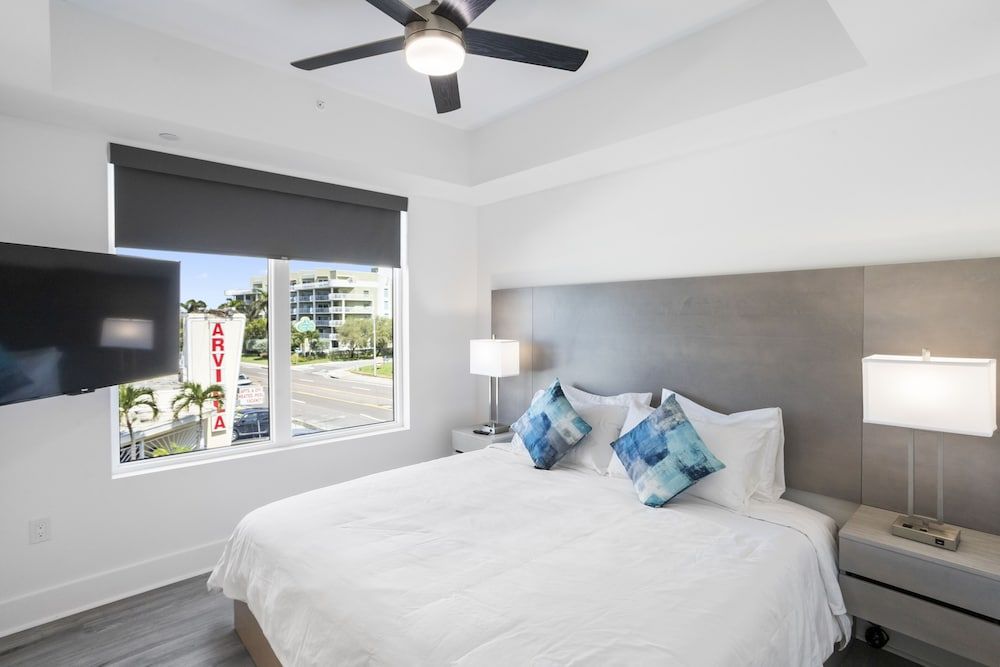 Ocean Club Treasure Island Hotel Deluxe Suite, 2 Bedrooms, Ocean View 5