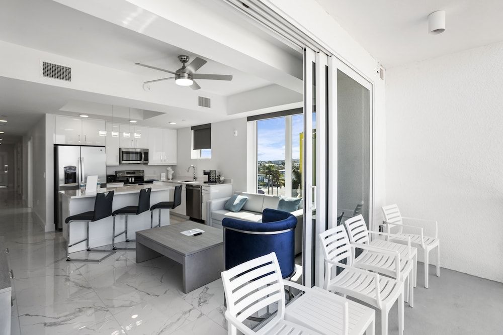 Ocean Club Treasure Island Hotel Junior Suite, 2 Bedrooms, Ocean View 14