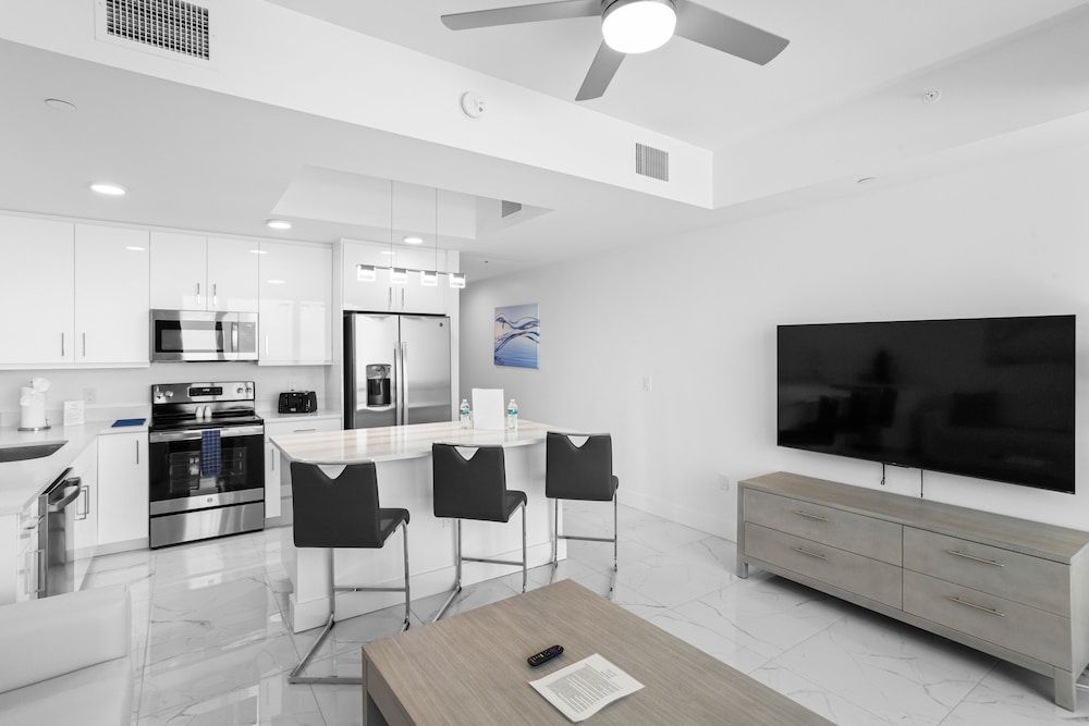 Ocean Club Treasure Island Hotel Classic Suite, 2 Bedrooms, Ocean View 9