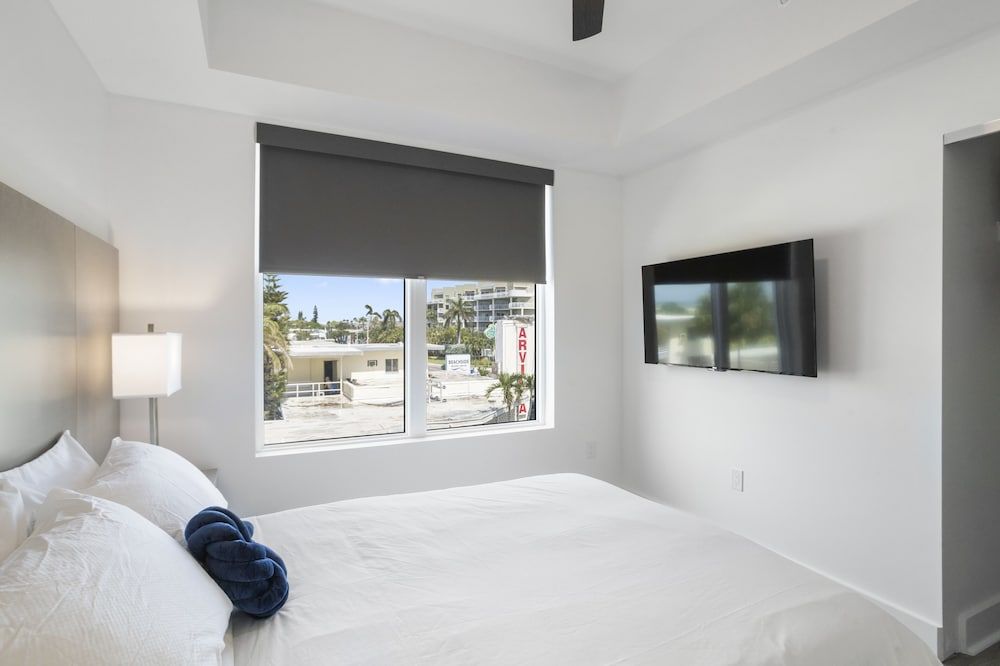 Ocean Club Treasure Island Hotel Deluxe Suite, 2 Bedrooms, Ocean View 6