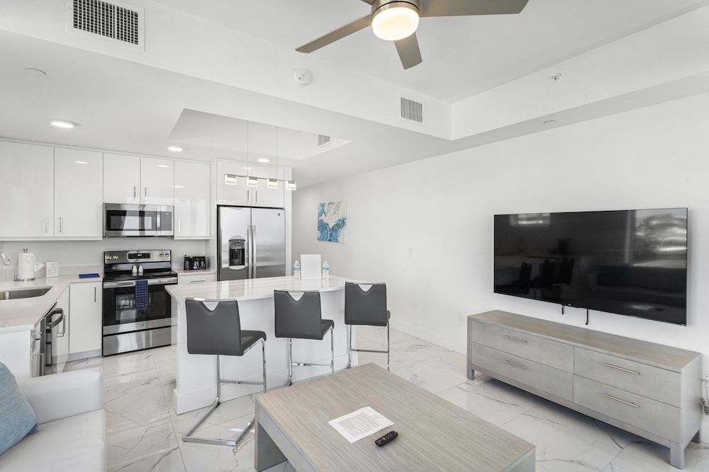 Ocean Club Treasure Island Hotel Deluxe Suite, 2 Bedrooms, Ocean View 12