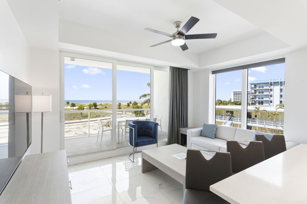 Ocean Club Treasure Island Hotel Deluxe Suite, 2 Bedrooms, Ocean View 16