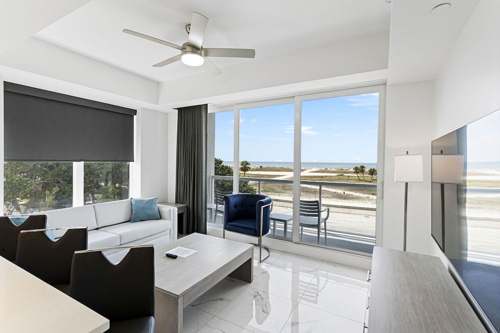 Ocean Club Treasure Island Hotel Junior Suite, 2 Bedrooms, Ocean View 9