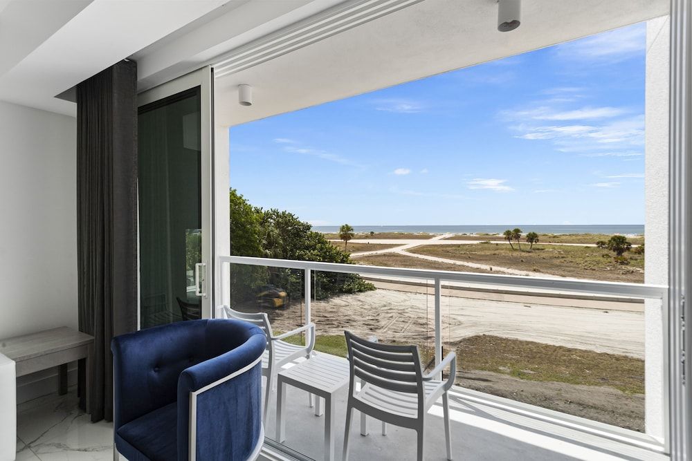 Ocean Club Treasure Island Hotel Classic Suite, 2 Bedrooms, Ocean View 24