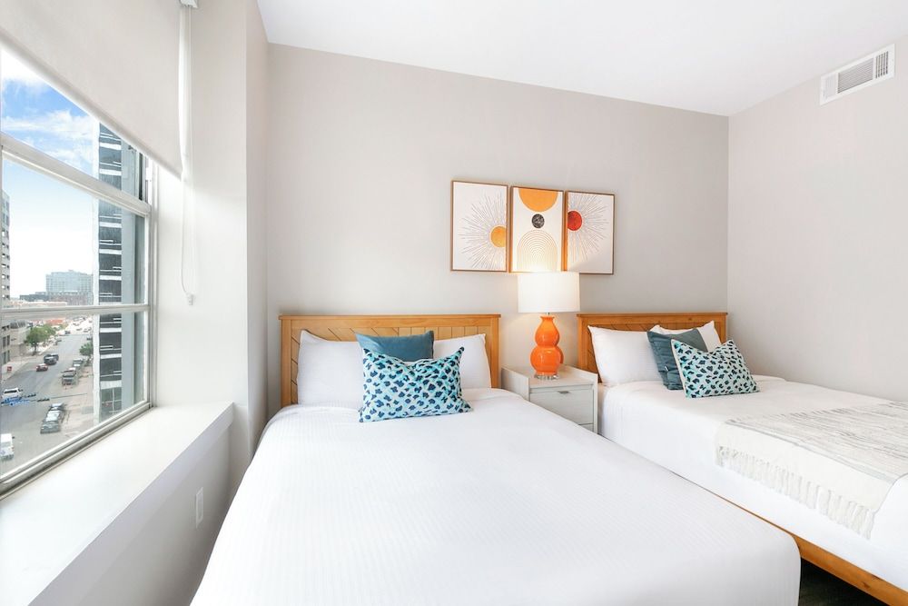 Luxury Apartment, 4 Bedrooms, 2 Bathrooms
