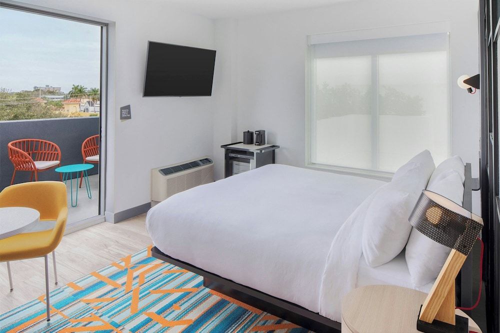 Room, 1 King Bed, Non Smoking, Balcony