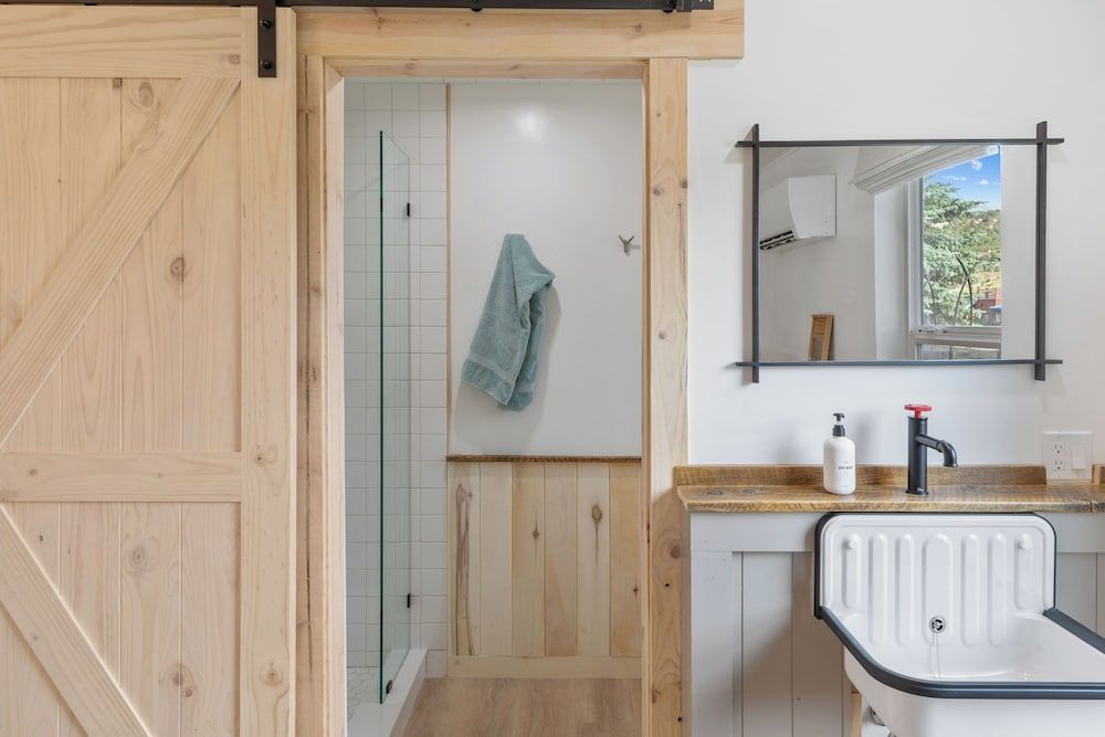 Hotel Palomino Standard King Room 11