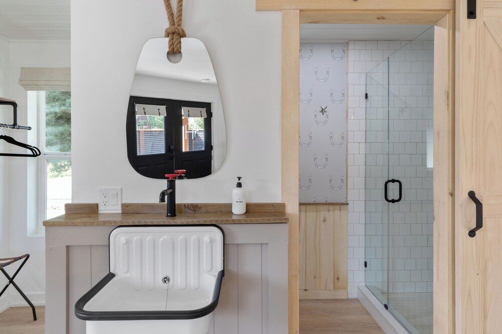 Hotel Palomino Patio King Room, Pet Friendly 11