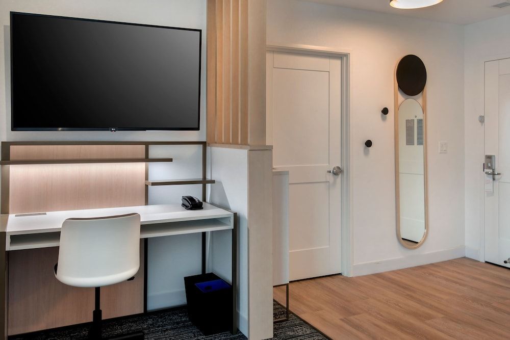 TownePlace Suites by Marriott Portland Airport ME Suite, 1 Bedroom (Hearing Accessible) 6