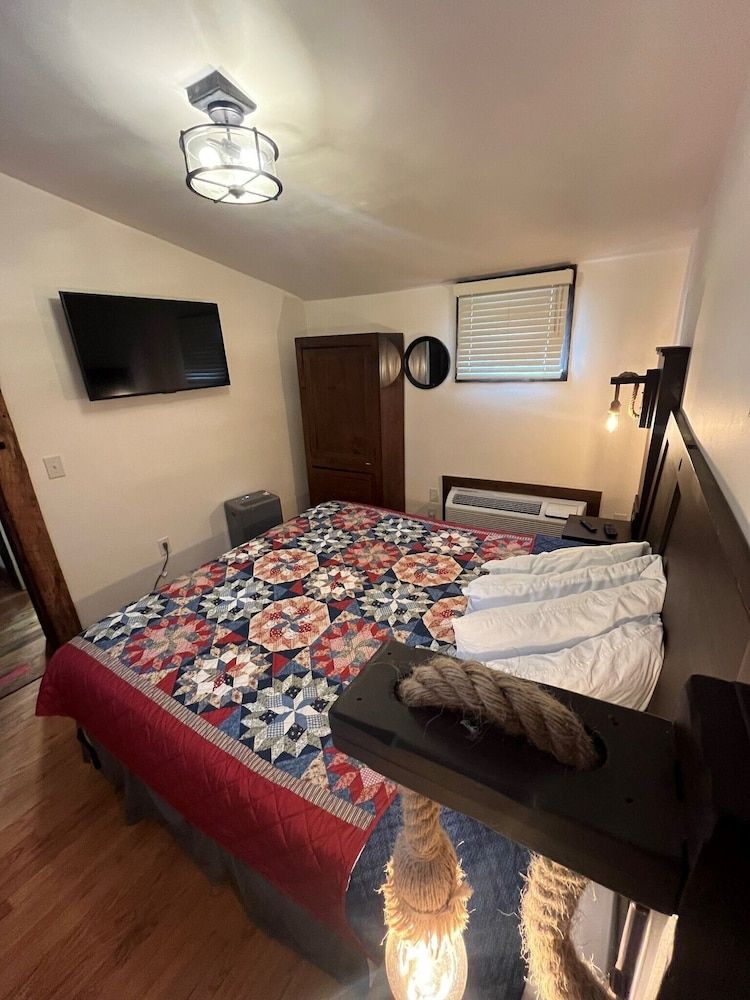 Family, Multiple Beds