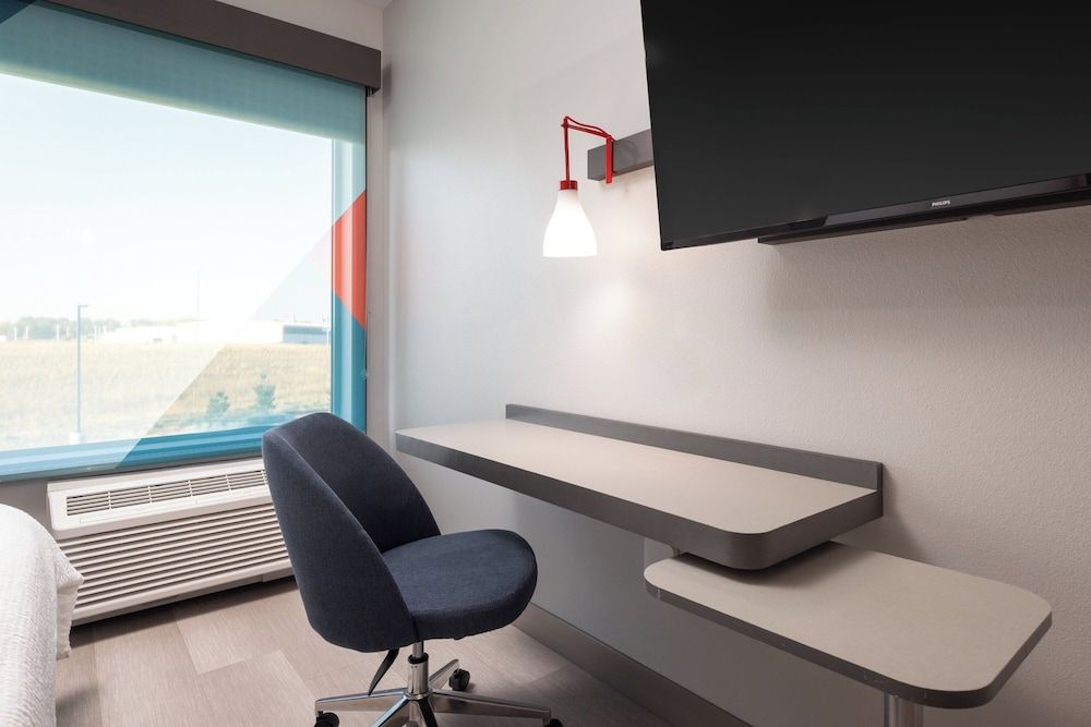 avid Hotels Billings West by IHG Standard Room, 1 King Bed, Accessible (Communications) 12