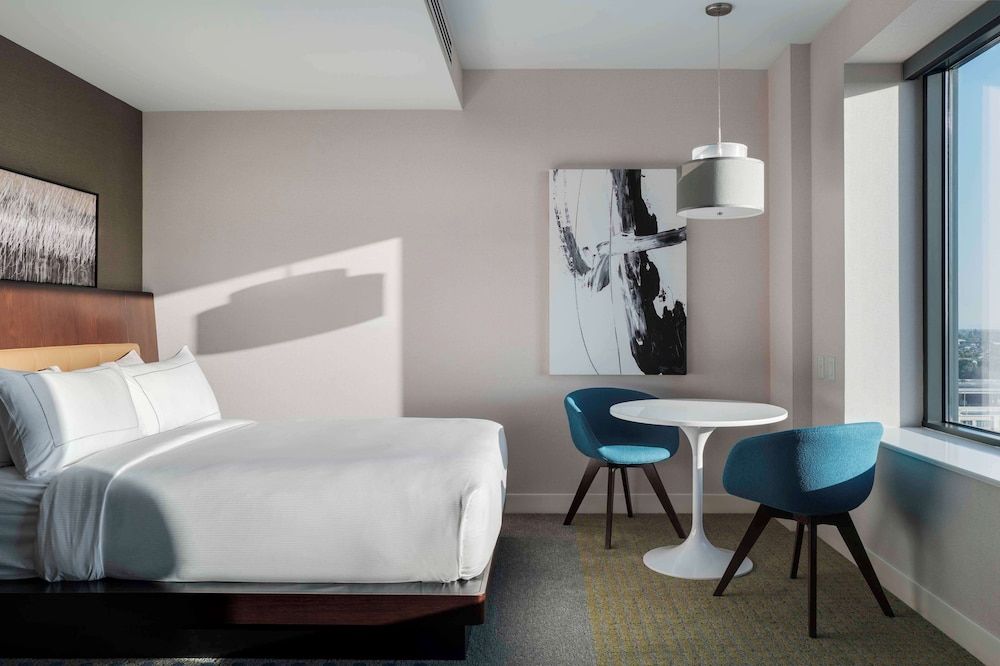 Hilton Buena Park Anaheim Room, 2 Queen Beds, Pool View 2