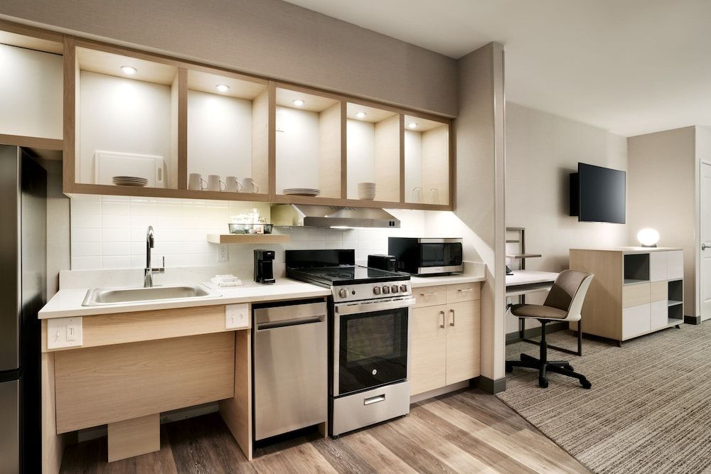 TownePlace Suites by Marriott Show Low Suite, 1 Bedroom (Mobility/Hearing Access, Roll-In Shwr) 5